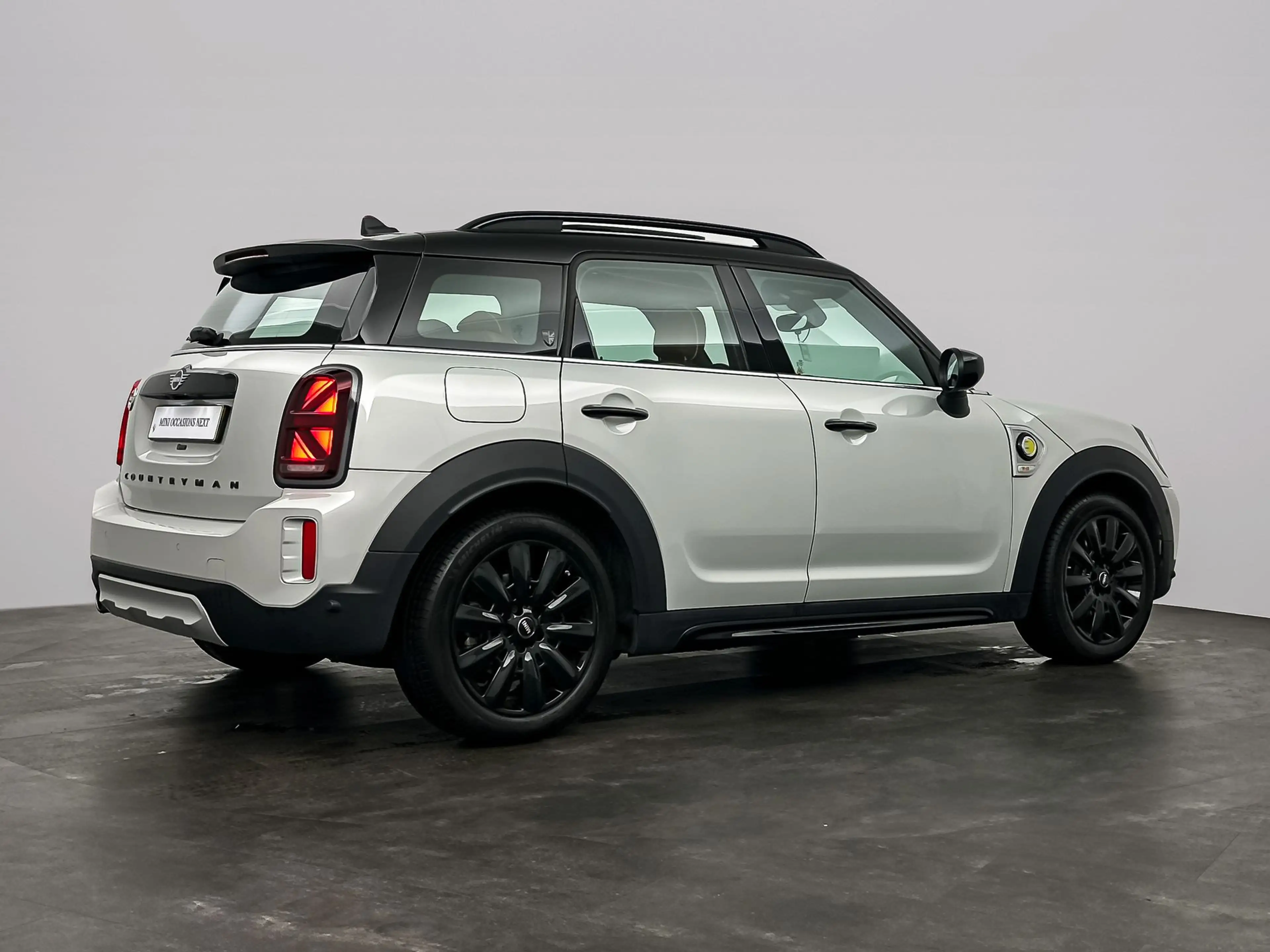 MINI Cooper SE Countryman 1.5 ALL4 Chili — photo 2