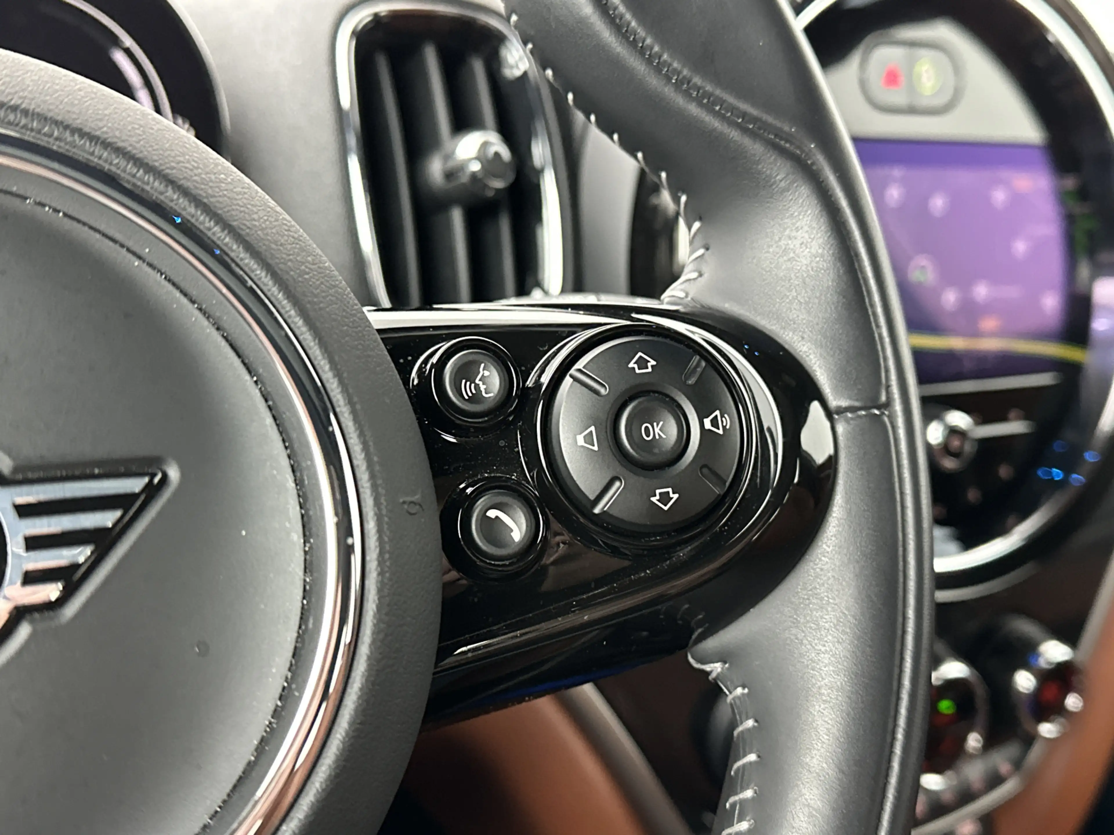 MINI Cooper SE Countryman 1.5 ALL4 Chili — photo 10