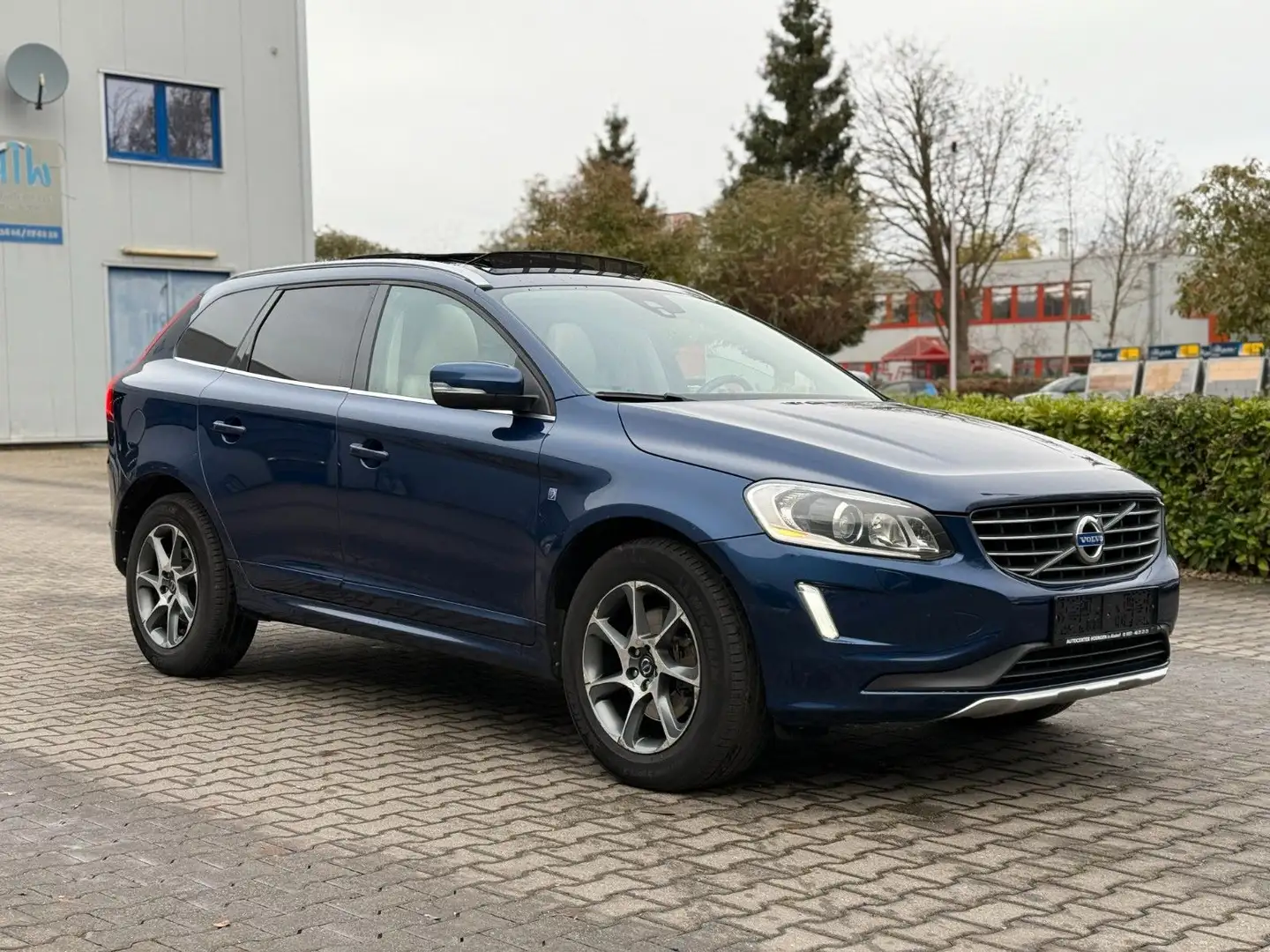 Volvo XC60 Ocean Race AWD Leder*Navi*Memory*Pano* Blau - 1