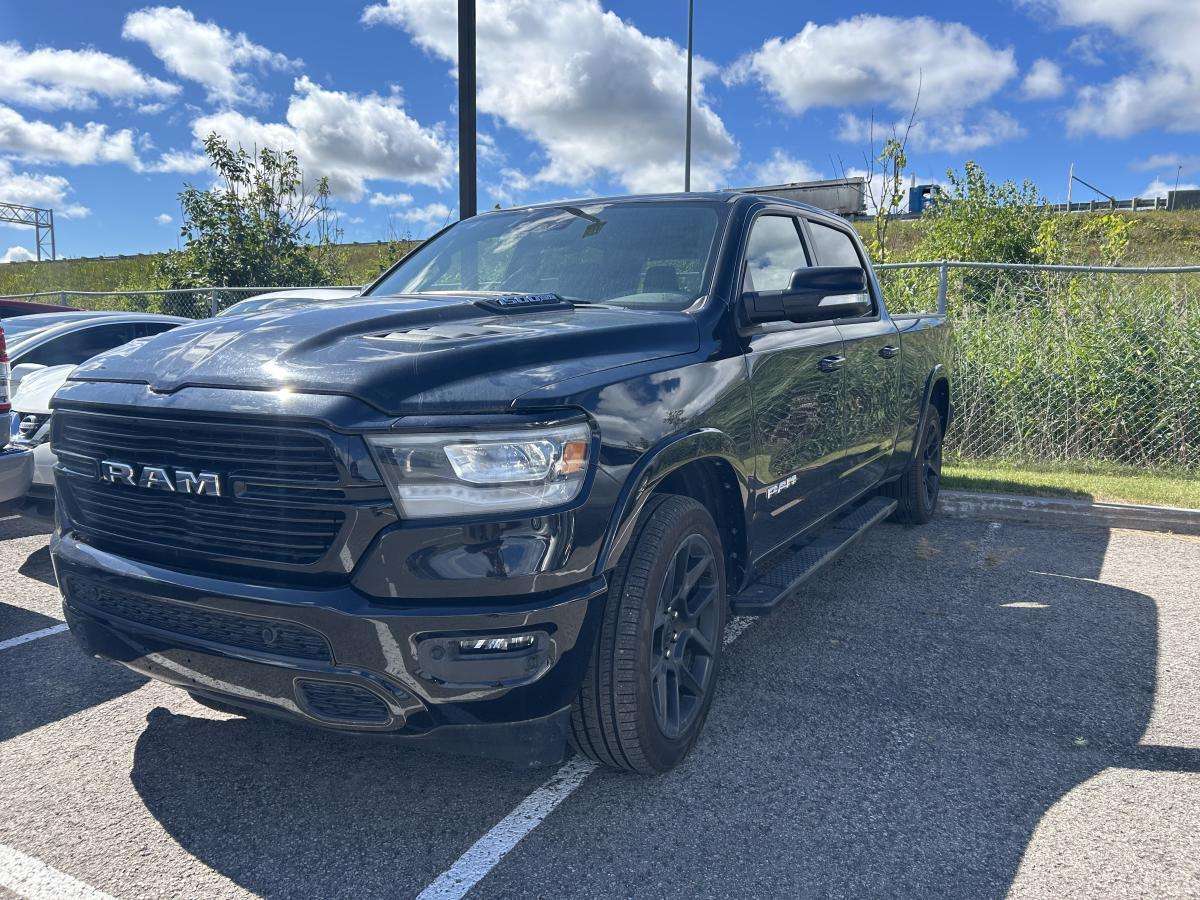 2022 RAM 1500 LARAMIE SPORT LEVEL B CUIR, TOIT PANO, 22POUCES ++