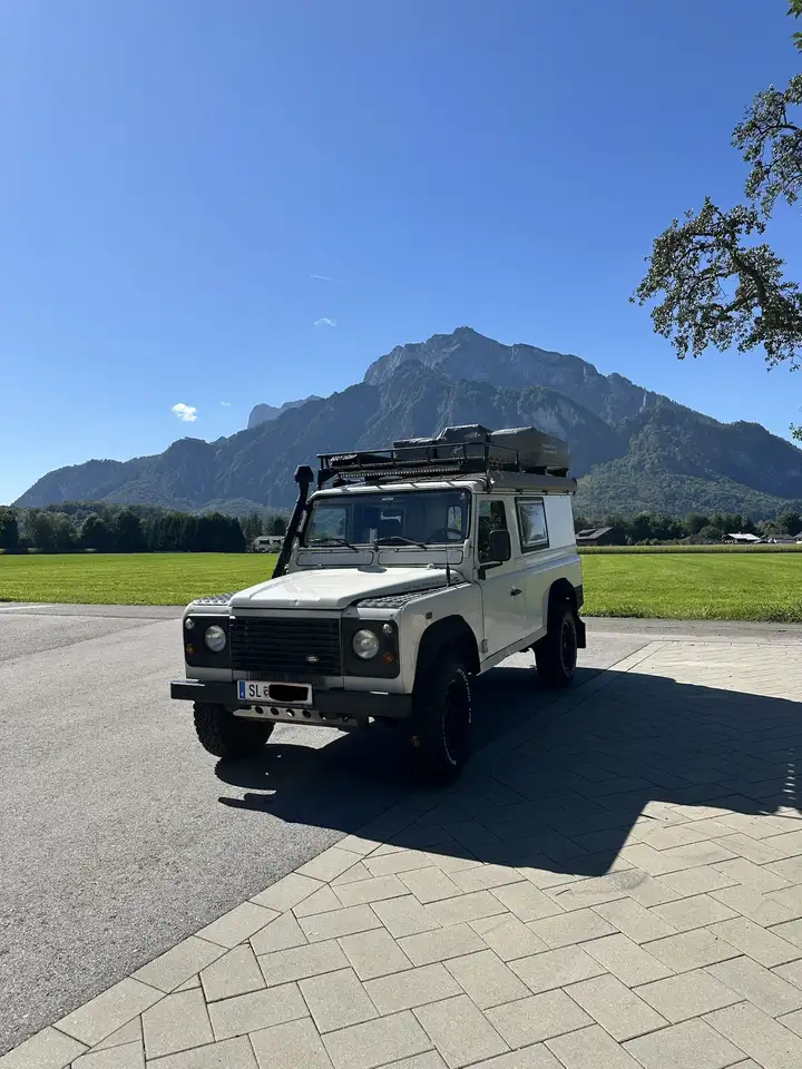 Land Rover Defender 110" Station County TD, foto 8