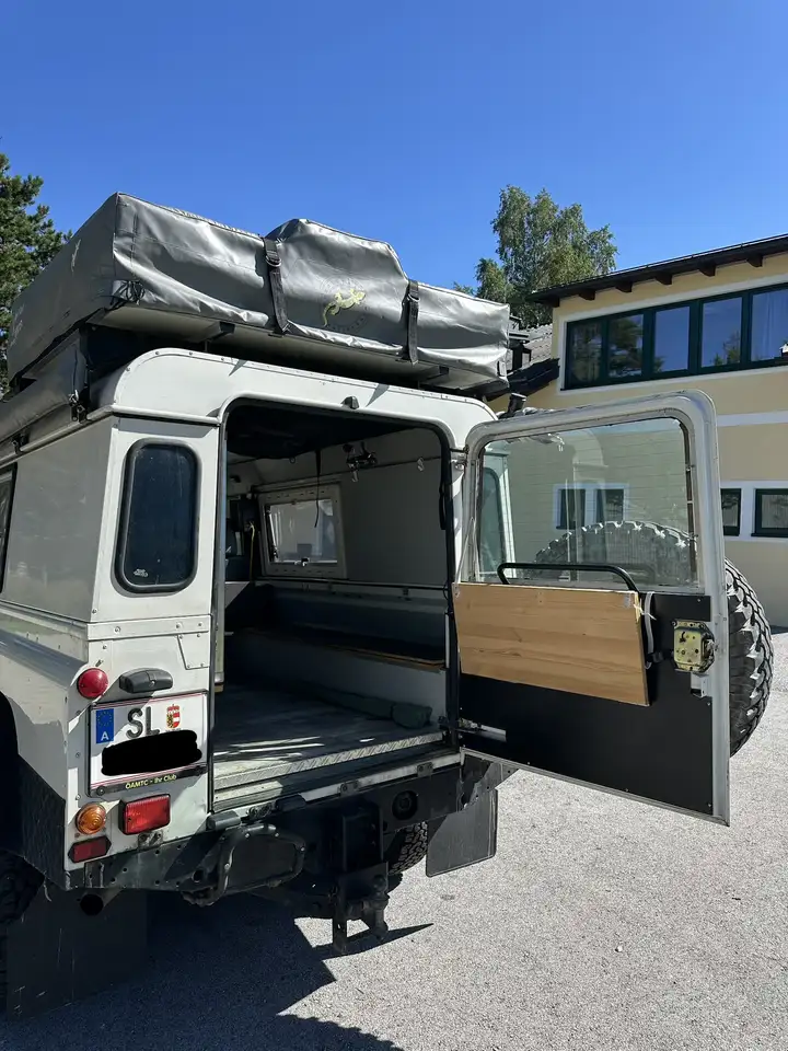 Land Rover Defender 110" Station County TD, foto 7