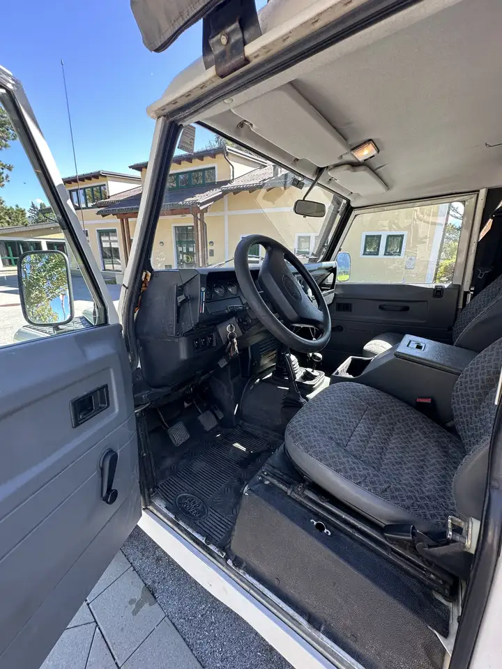 Land Rover Defender 110" Station County TD, foto 5