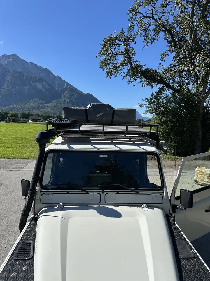 Land Rover Defender 110" Station County TD, foto 2