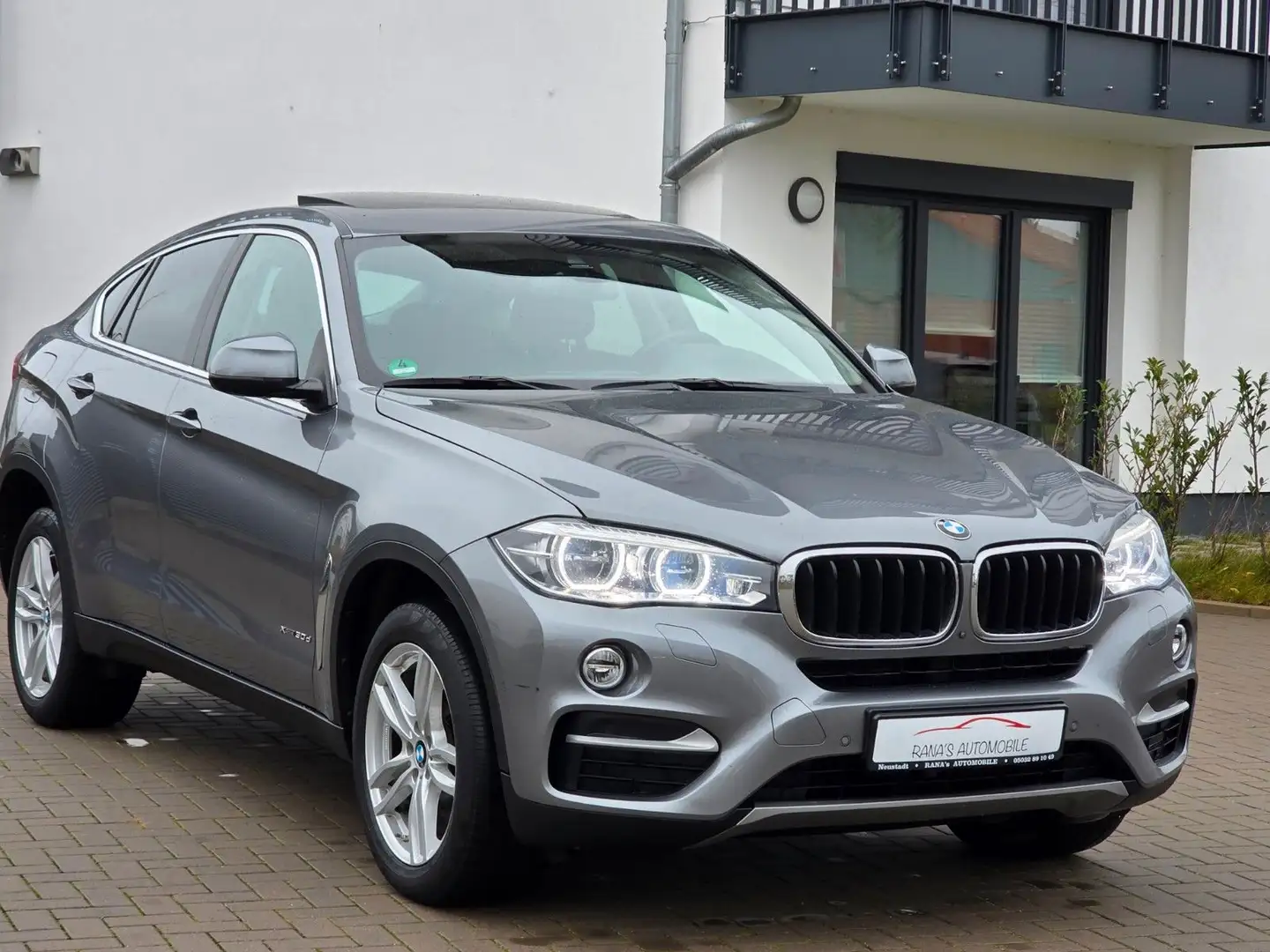 BMW X6 Baureihe X6 xDrive 30 d Grau - 2