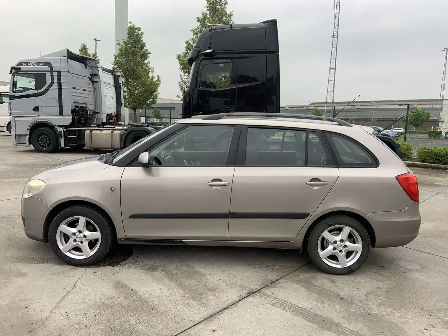 Skoda Fabia 1.4i Elegance Beige - 2