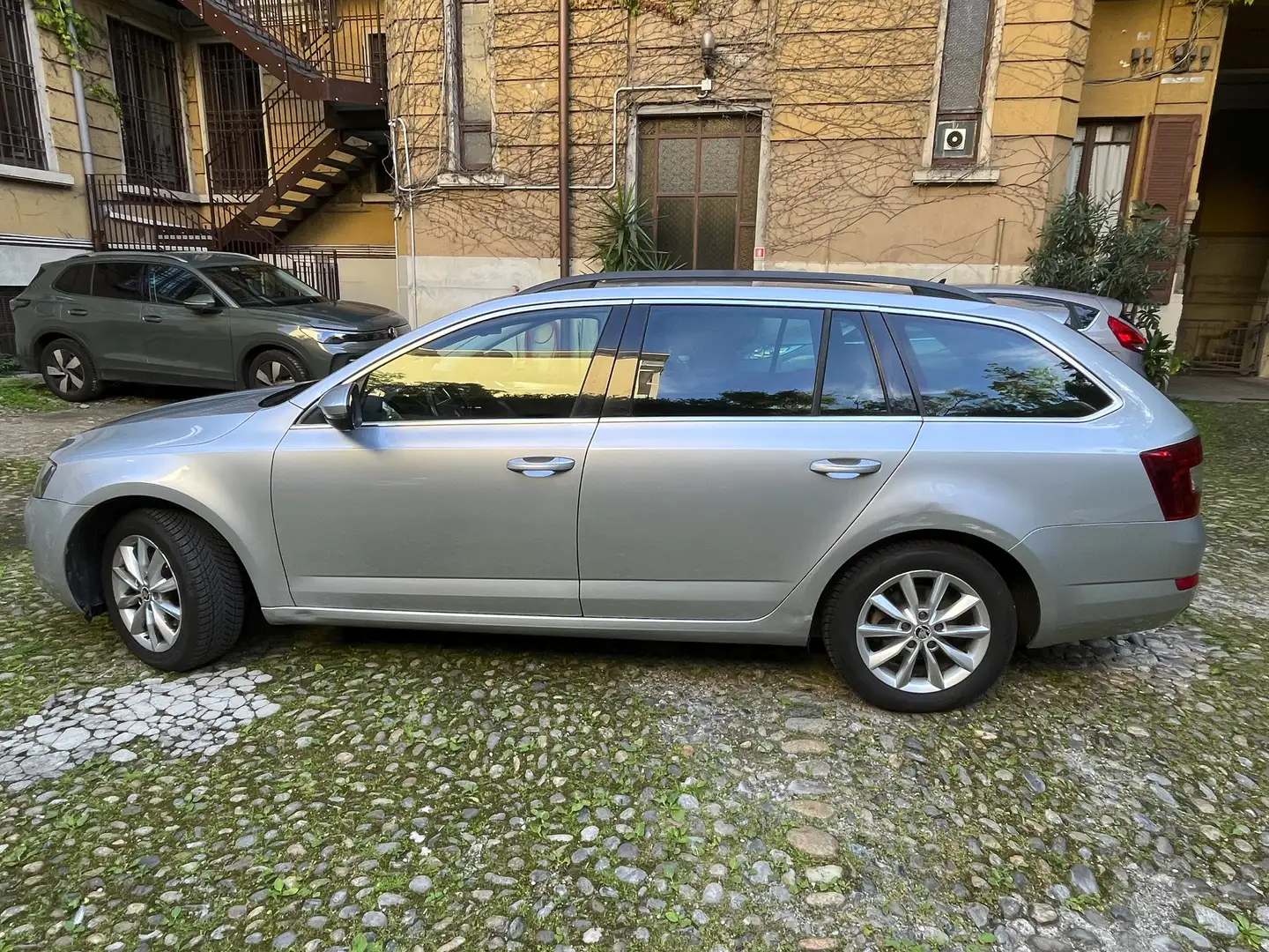 Skoda Octavia III 2013 Wagon 1.4 tsi g-tec Executive 110cv Argent - 2