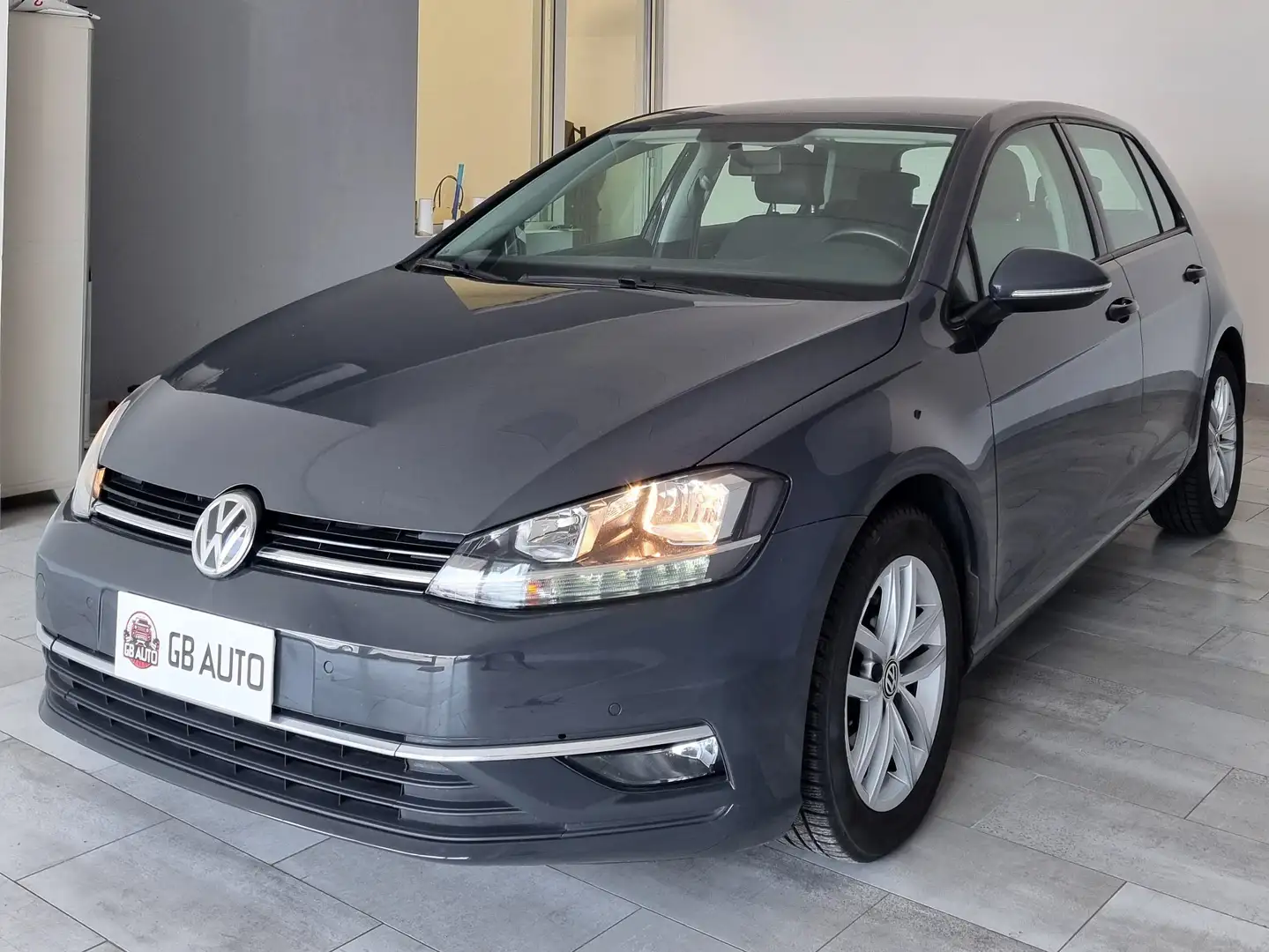 Volkswagen Golf Golf VII 2017 5p 1.6 tdi Executive 115cv dsg Grijs - 2
