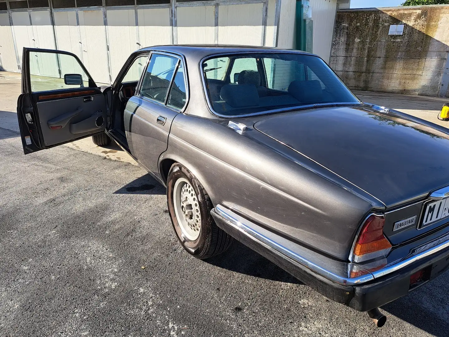 Jaguar XJ6 4.2 Grijs - 2