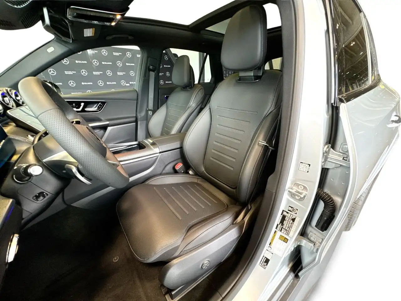 Mercedes-Benz GLC снимка Mercedes-Benz GLC