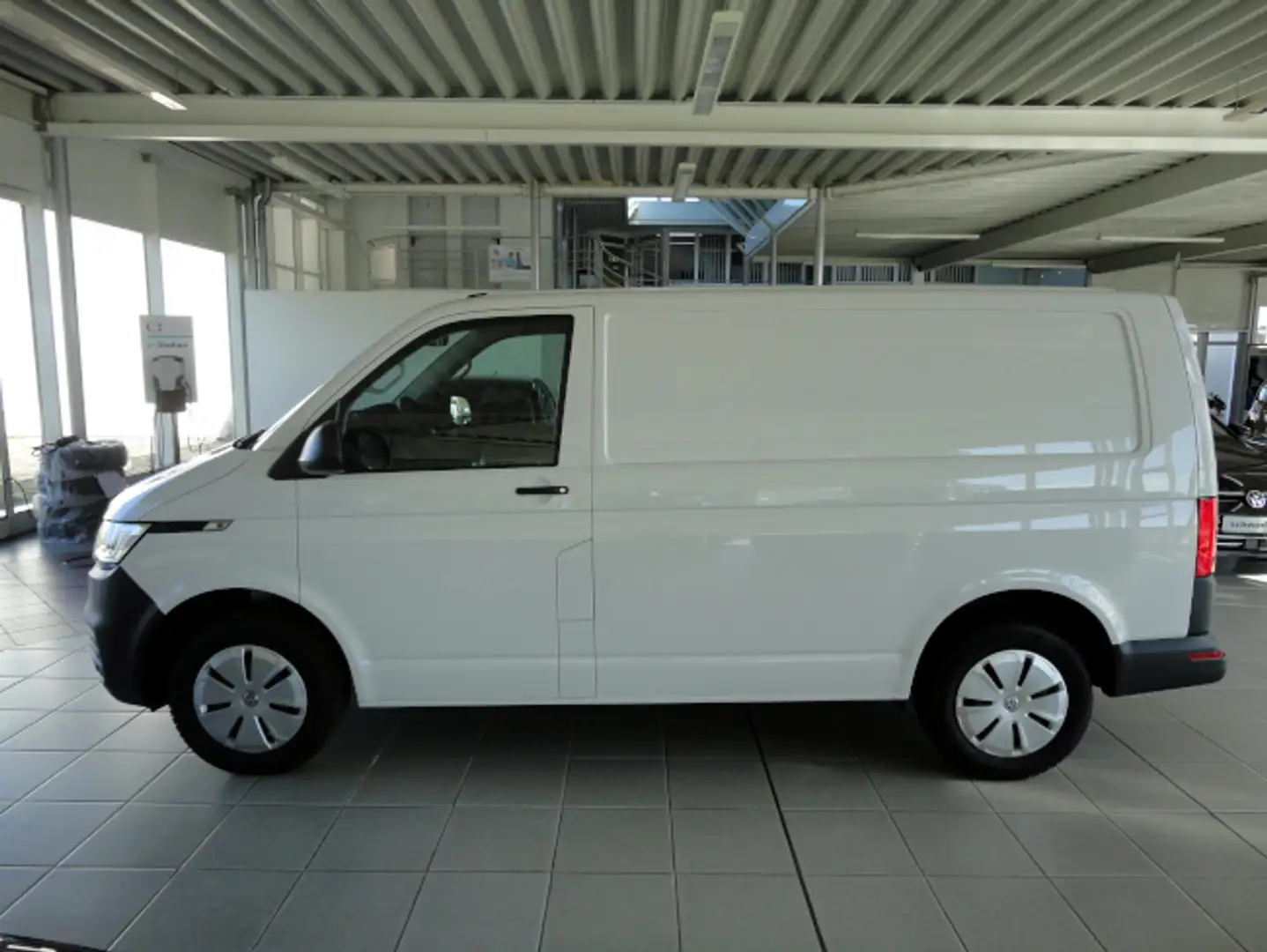 Volkswagen T6.1 Transporter Kasten kurzer Radstand TDI, Navi- Weiß - 2