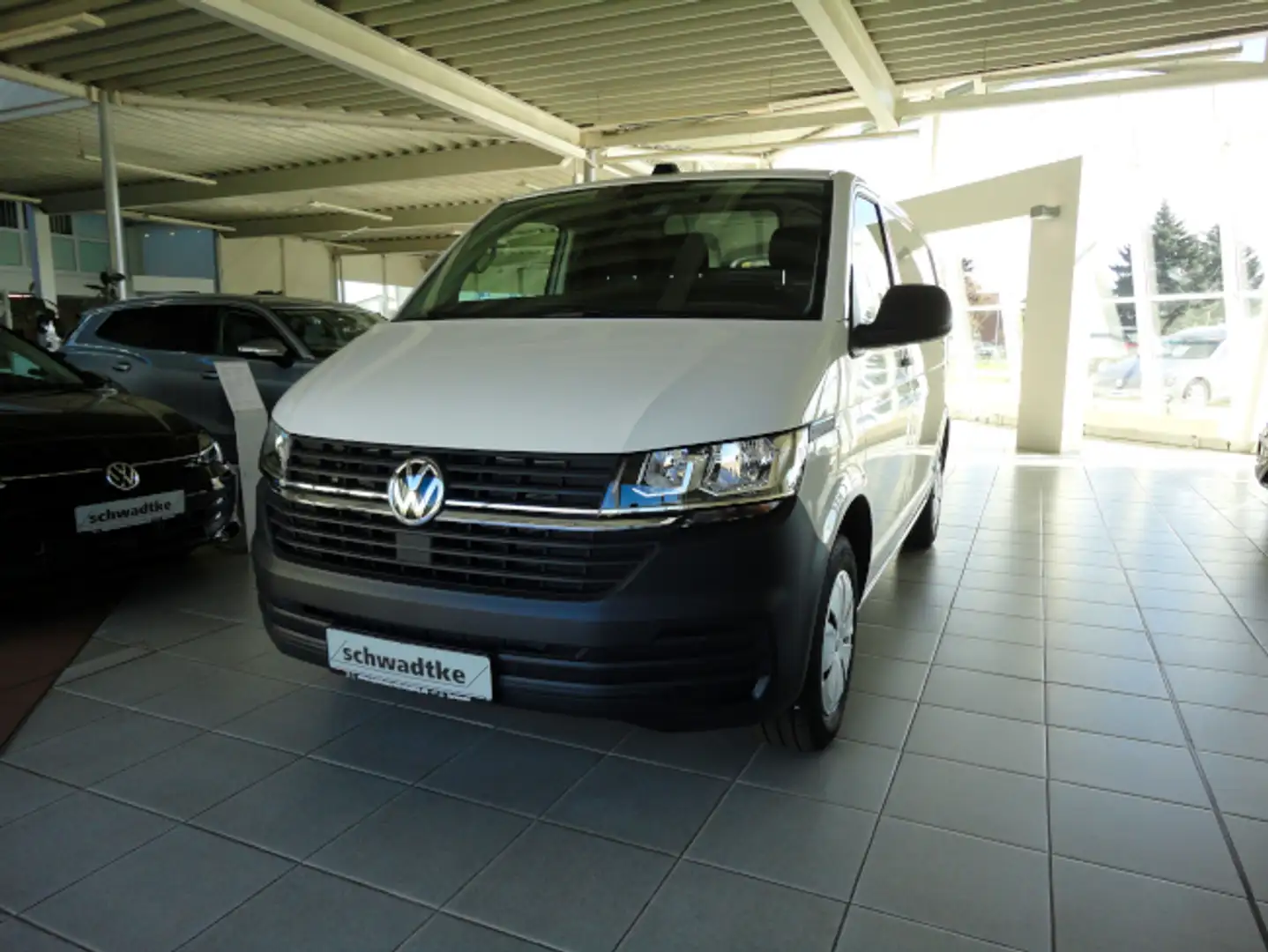 Volkswagen T6.1 Transporter Kasten kurzer Radstand TDI, Navi- Weiß - 1