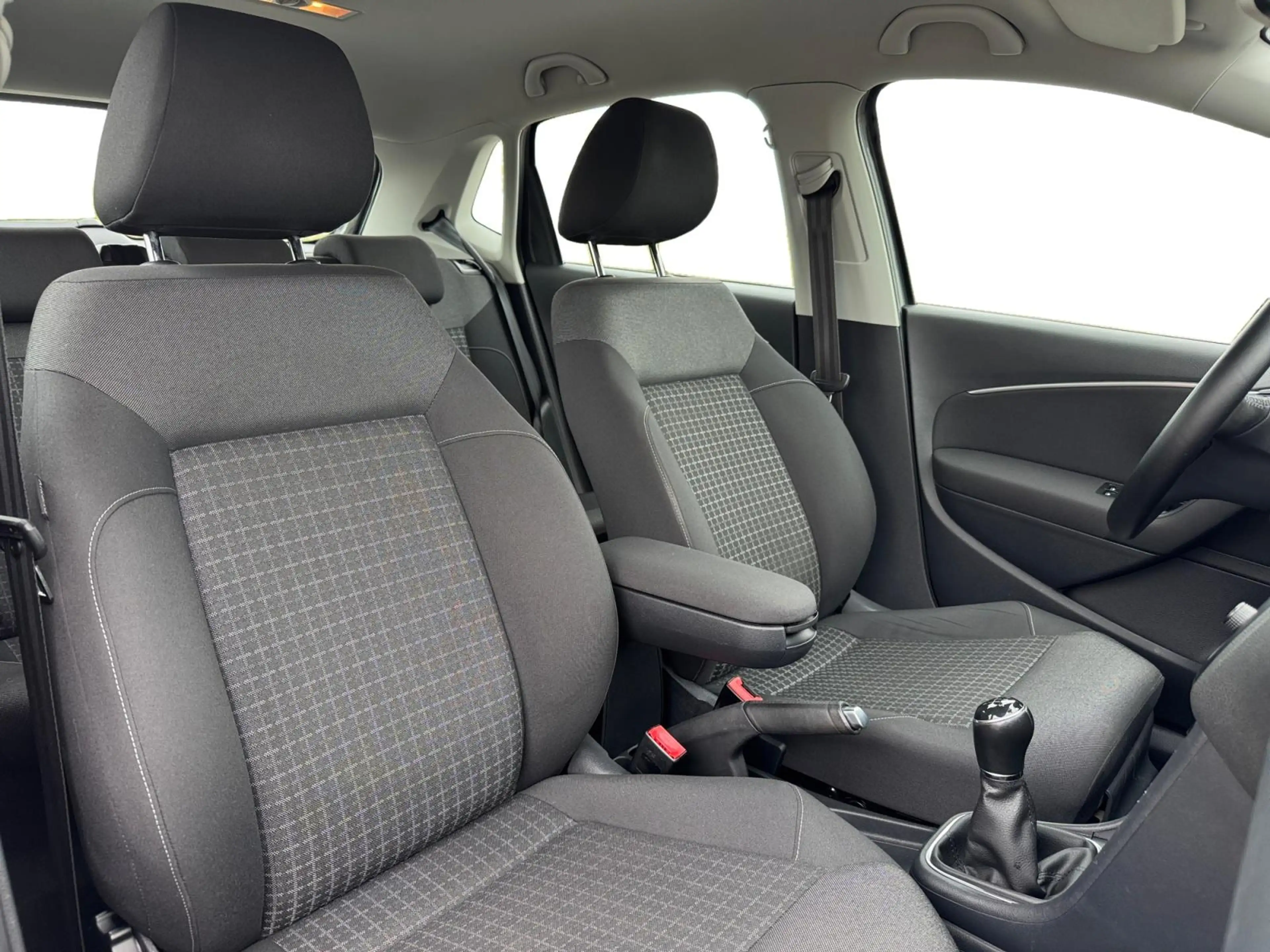 Volkswagen Polo 1.2 TSI Comfortline ✅ Clima ✅ LMV — photo 6