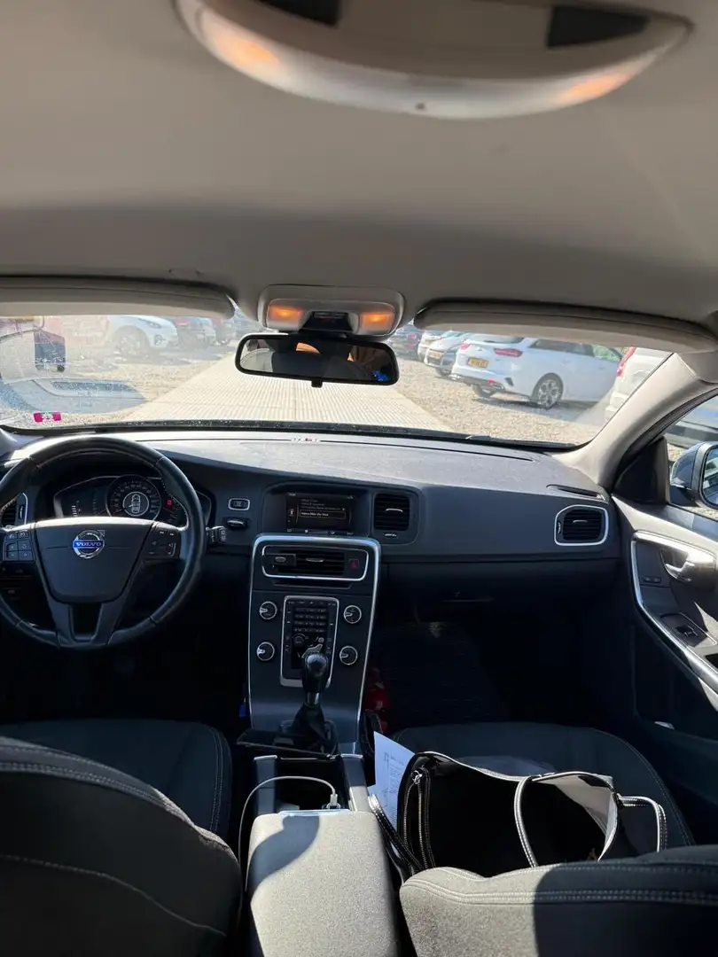 Volvo V60 1.6 D DRIVe Momentum Start/Stop - 2