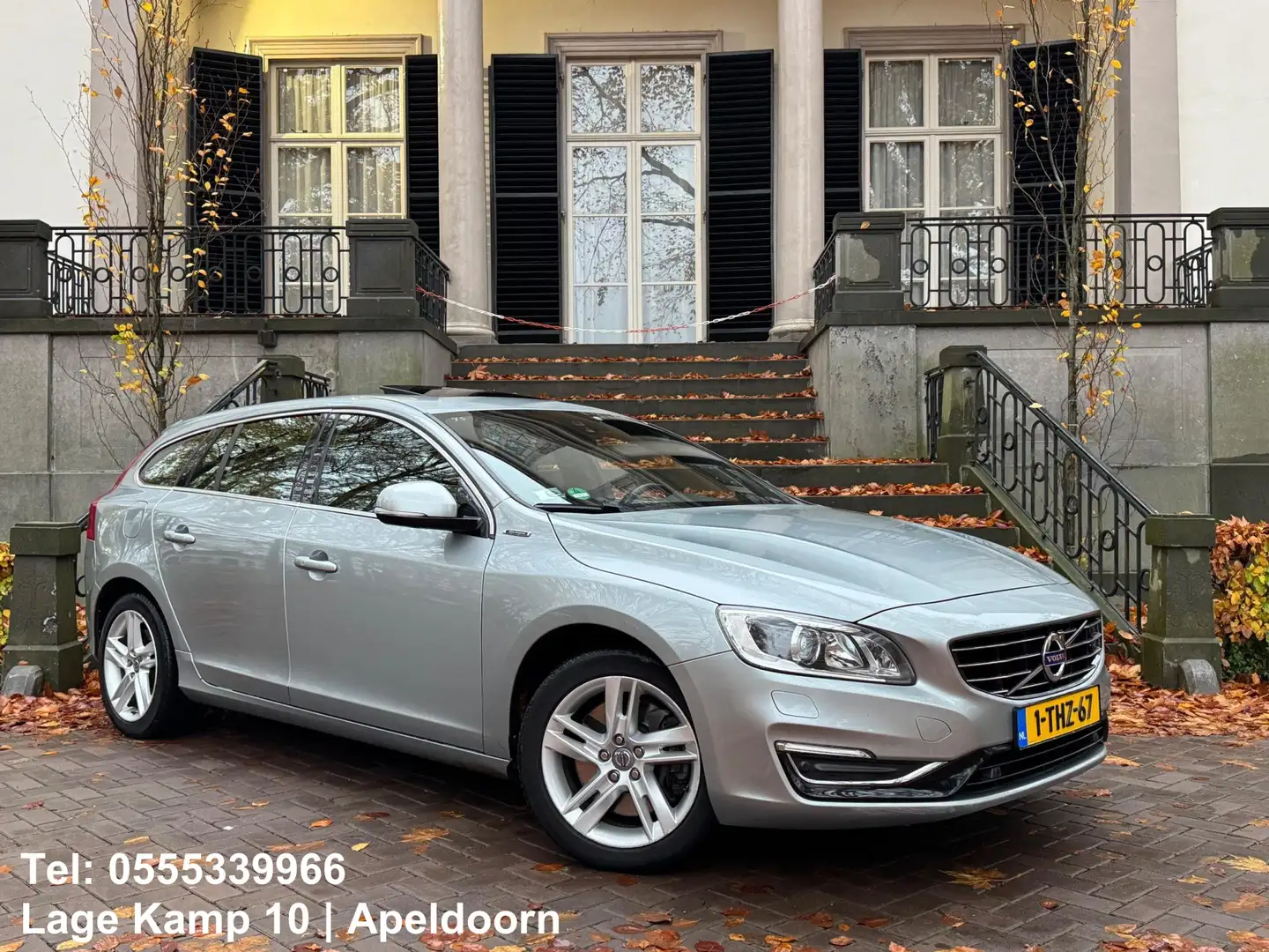 Volvo V60 2.4 D6 AWD Plug-In Hybrid Summum Automaat Leder Na Grijs - 1