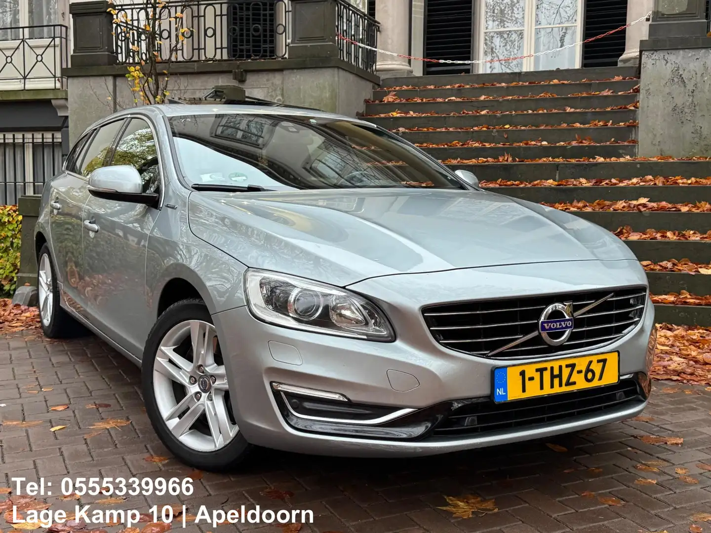 Volvo V60 2.4 D6 AWD Plug-In Hybrid Summum Automaat Leder Na Grijs - 2
