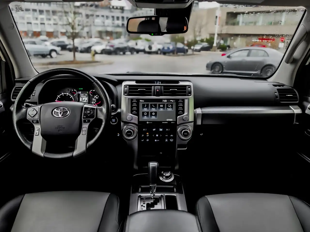 Toyota 4-Runner снимка Toyota 4-Runner