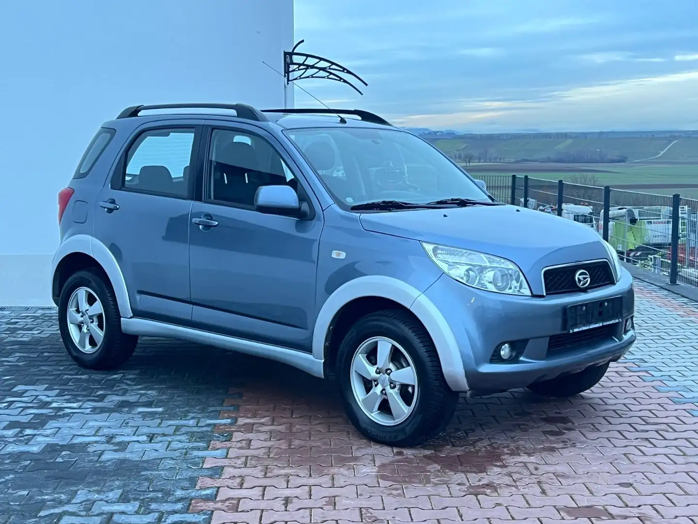 Daihatsu Terios 4WD Top*NUR 85TKM*AHK*KLIMA* Grau - 1