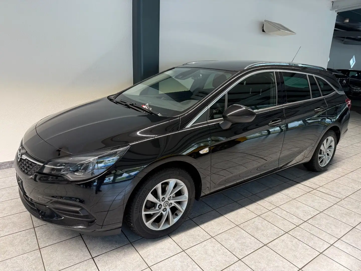 Opel Astra K Sports Tourer Kam Navi LED SHZ Temp Schwarz - 1