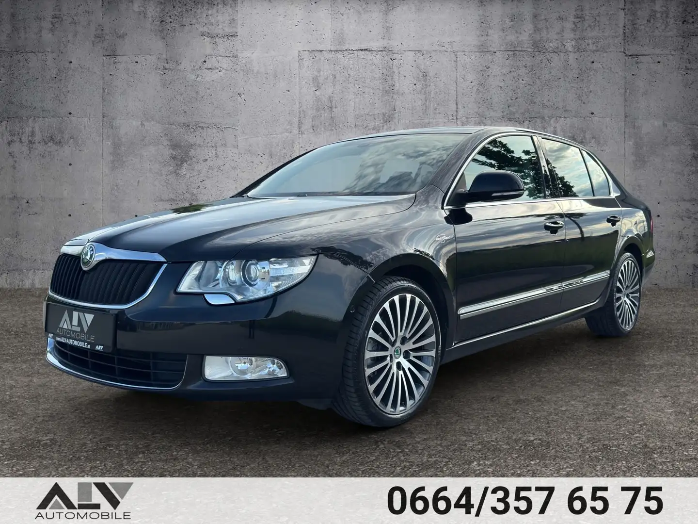 Skoda Superb Laurin & Clement 2,0 TDI DSG Limousine 1.Besitz Czarny - 2