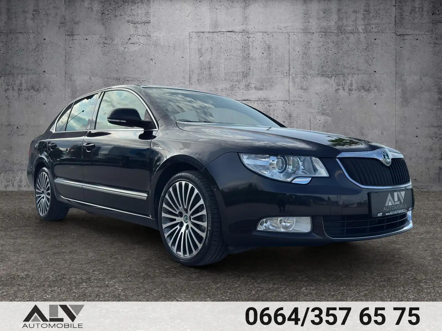 Skoda Superb Laurin & Clement 2,0 TDI DSG Limousine 1.Besitz Czarny - 1