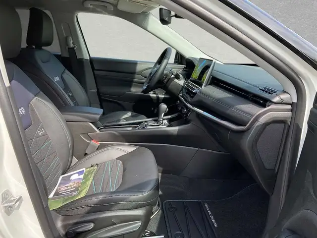 Jeep Compass view 3
