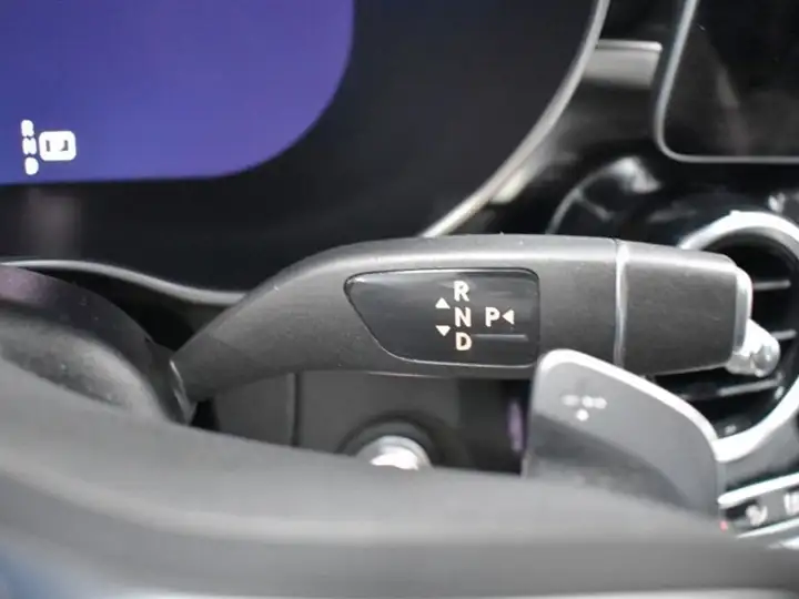 Mercedes-Benz GLC 2020, foto 12