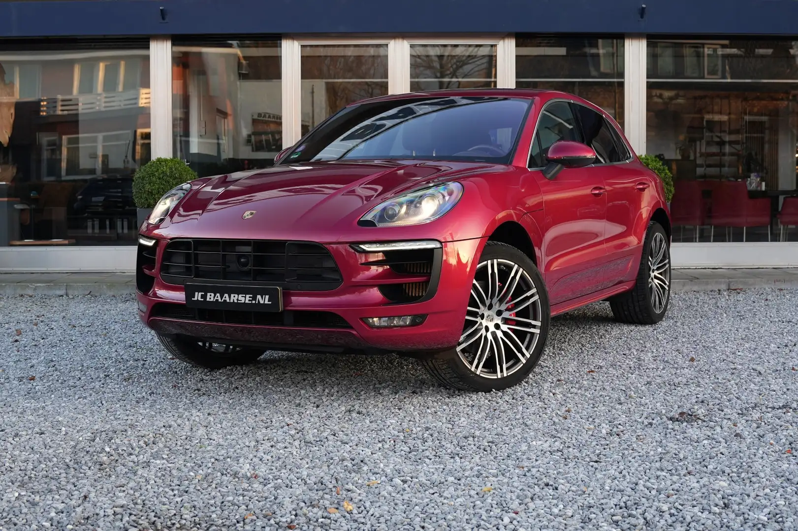 Porsche Macan 3.6 TURBO Rood - 1
