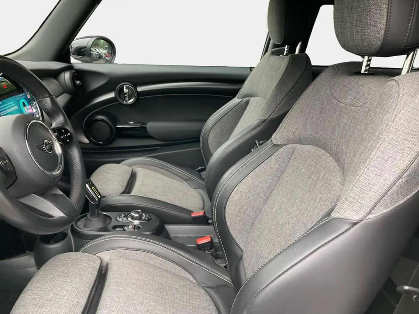 MINI Cooper SE Classic Trim Grau - 1