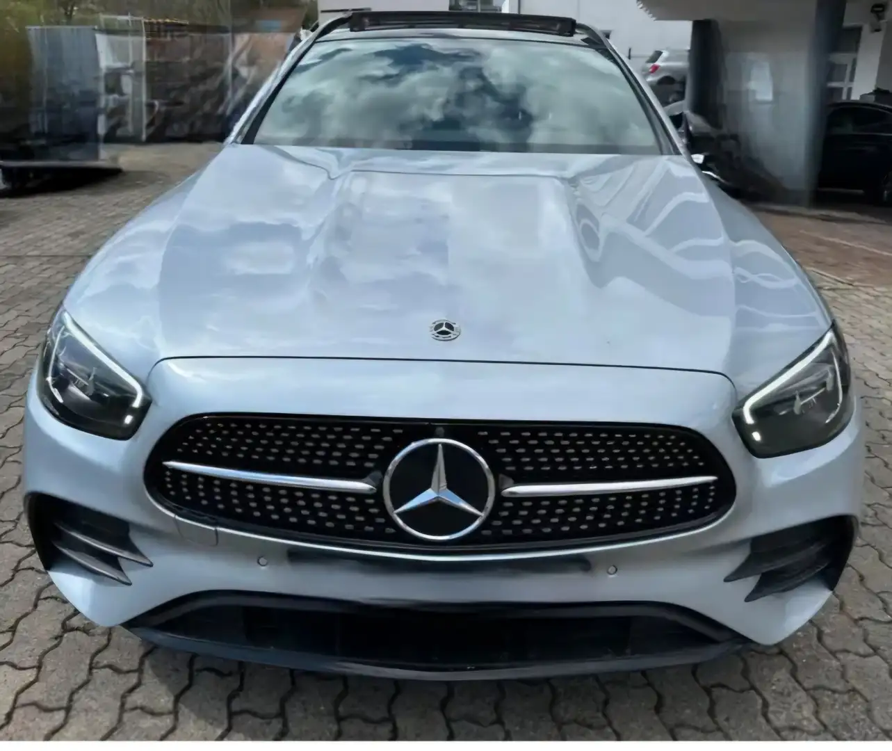 Mercedes-Benz E 300 de 4Matic AMG Line Pano.Leder.360°Standhz.Memory.. Silber - 1
