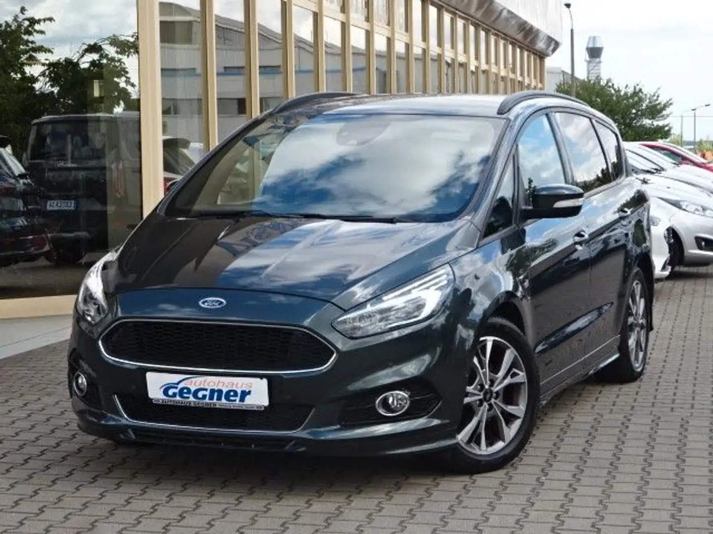 Ford S-Max 165PS ST-Line 7-Sitze LED Park-Assist Grün - 2