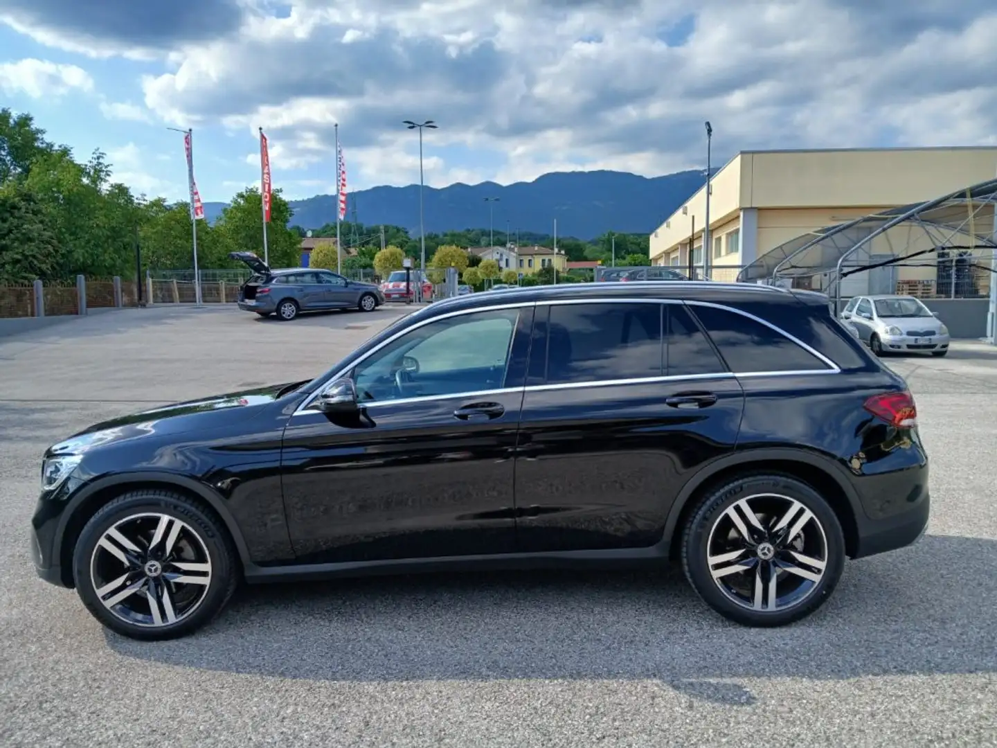 Mercedes-Benz GLC 220 d 4Matic Business Extra Чорний - 2
