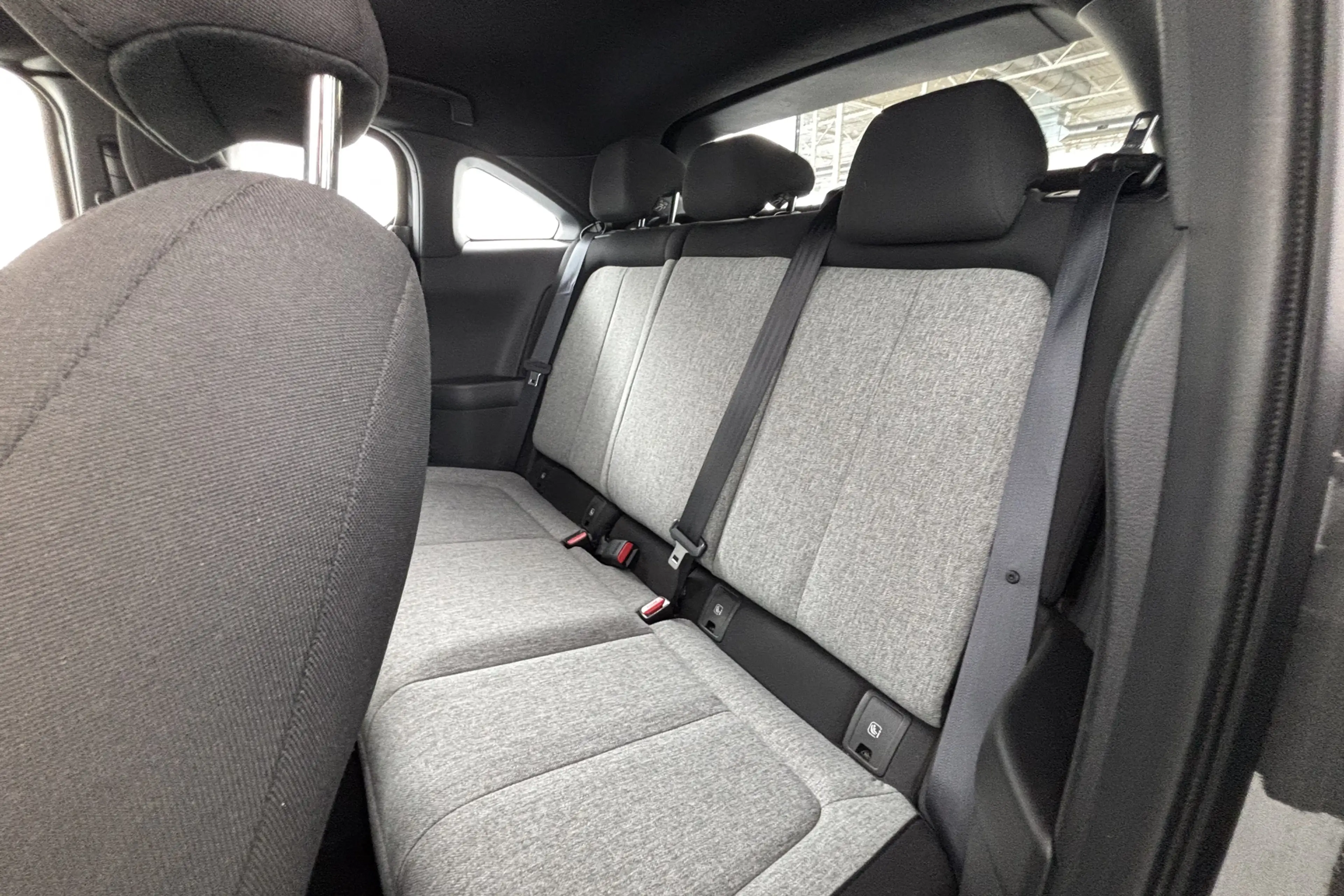 Mazda MX-30 e-SkyActiv 145 Comfort 36 kWh Onderweg-naar-dealer — photo 2