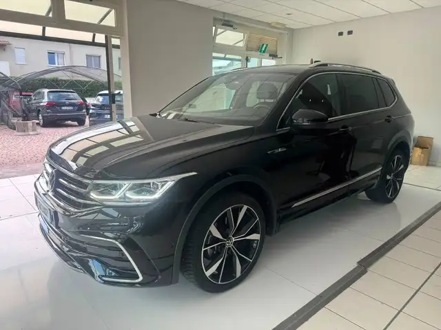 2023 Volkswagen Tiguan in Black for sale