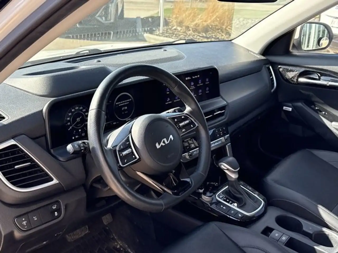 Kia Seltos снимка Kia Seltos