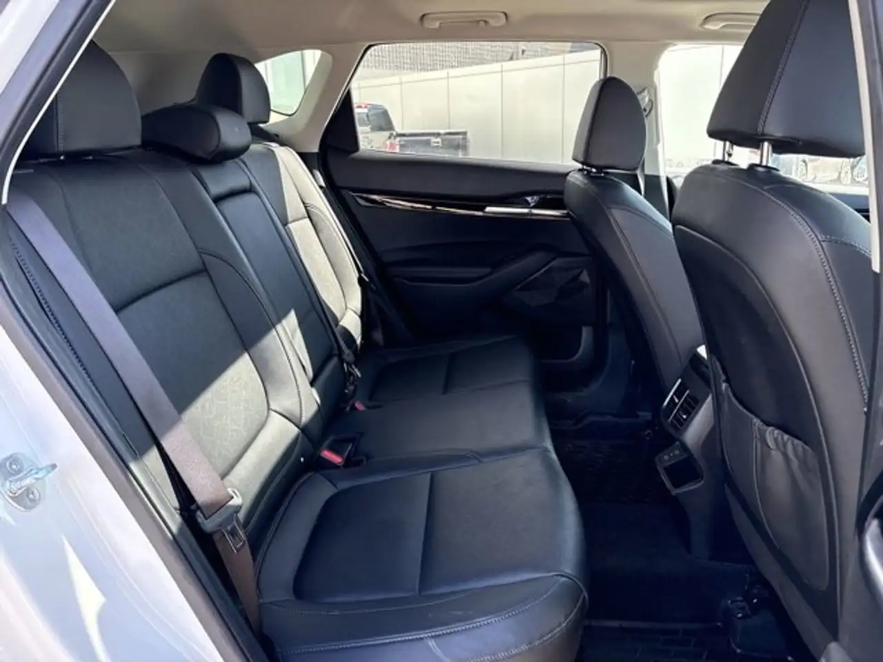 Kia Seltos снимка Kia Seltos