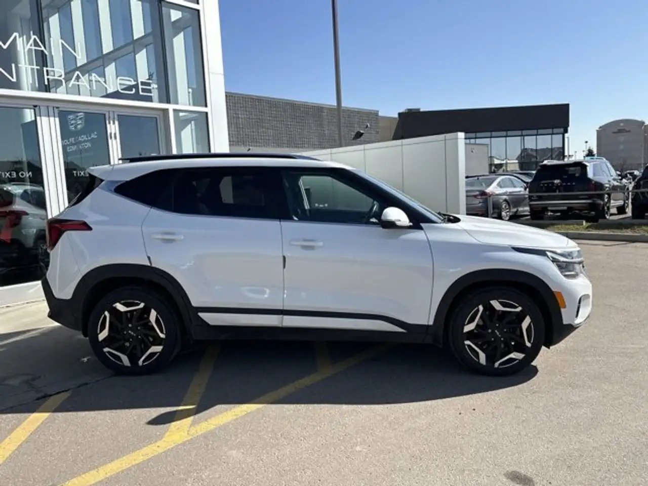 Kia Seltos снимка Kia Seltos