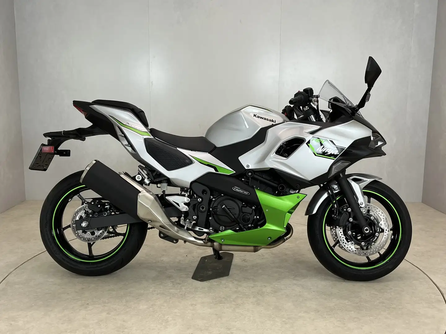 Kawasaki Ninja 7 Hybrid Černá - 1