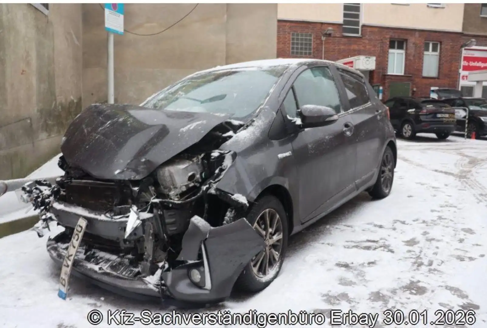 Toyota Yaris Hybrid Y20 Team D Grau - 2