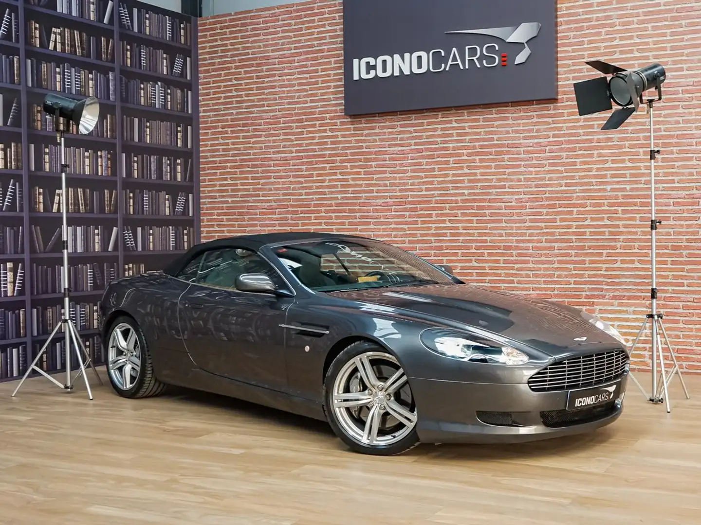 Aston Martin DB9 Volante Touchtronic2 Grijs - 1