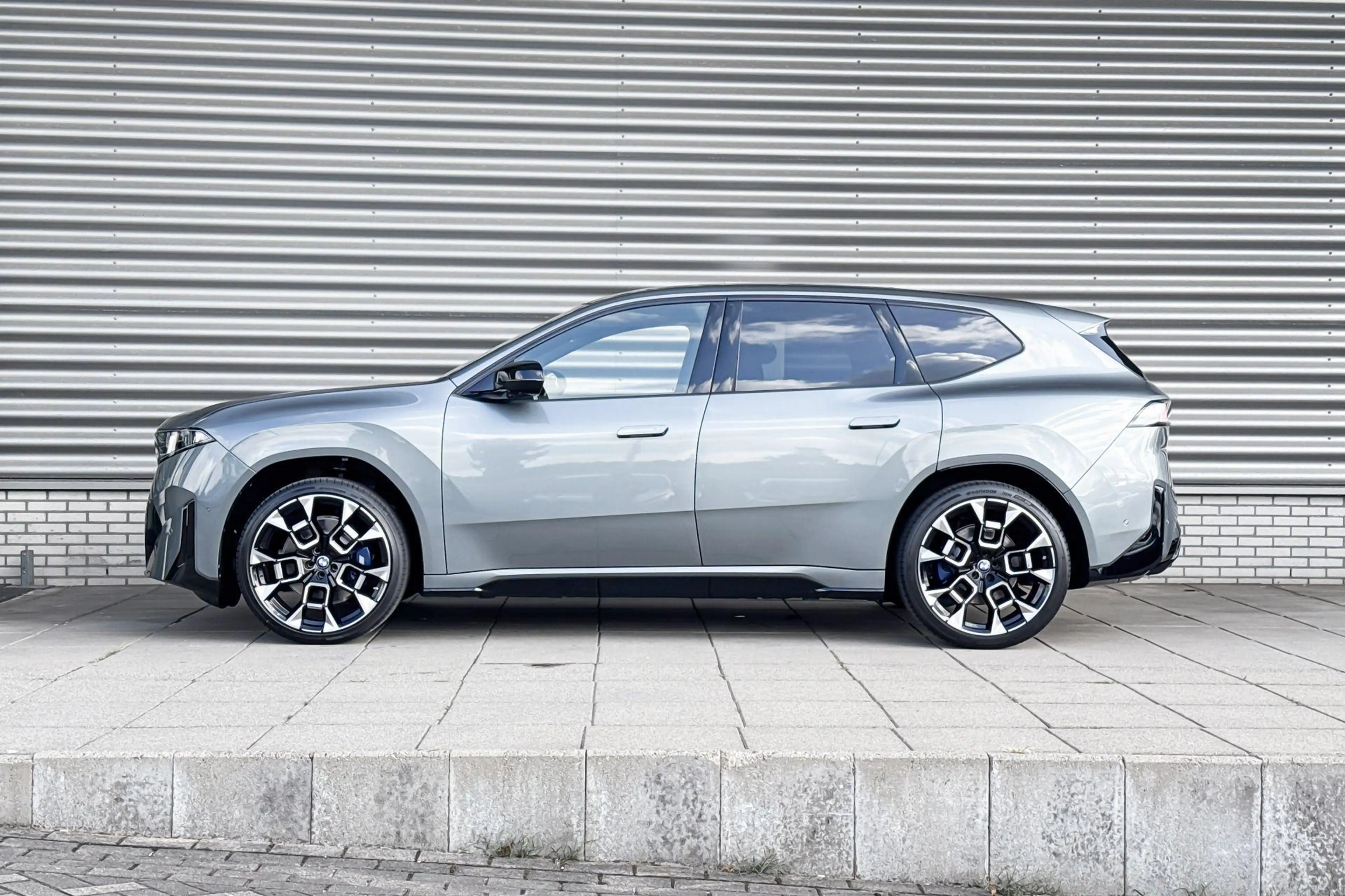 BMW iX3 40 eDrive 83 kWh — photo 2
