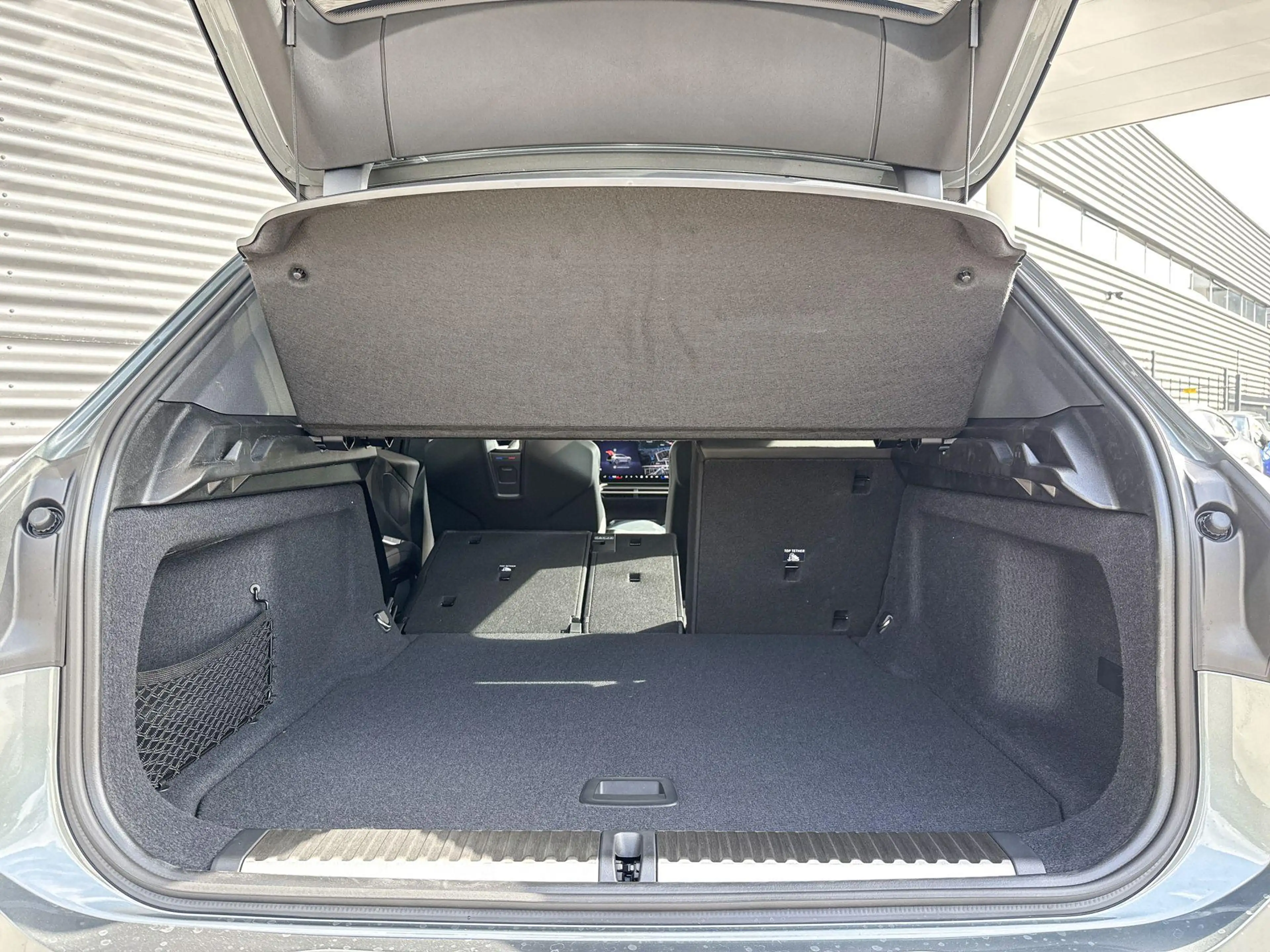 BMW iX3 40 eDrive 83 kWh — photo 11
