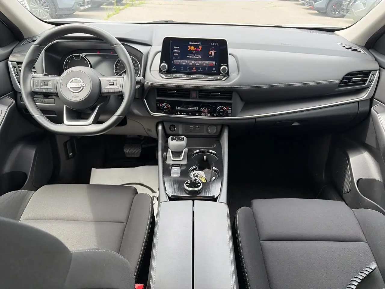 Nissan Rogue photo Nissan Rogue