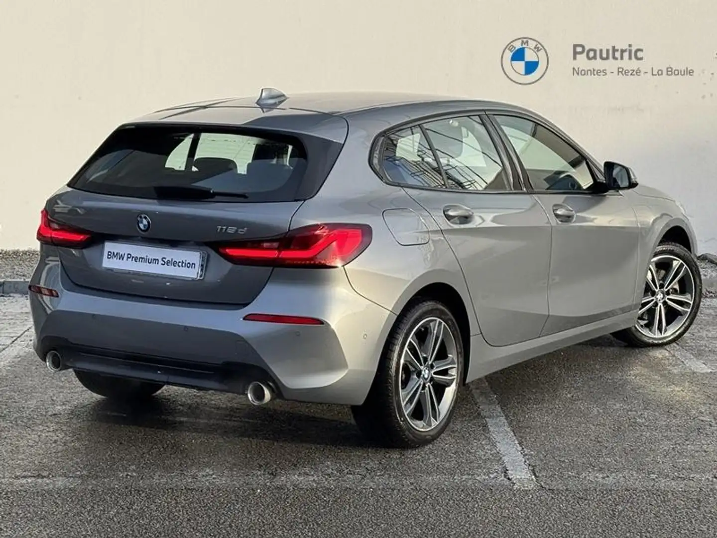 BMW 118 118dA 150ch Edition Sport Grijs - 2