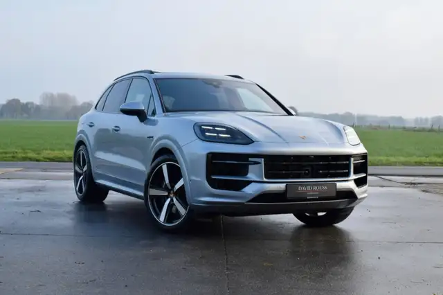 Porsche Cayenne E-Hybrid, SportDesin/HDMtrx/Bose/ACC/22"/18way/NEW