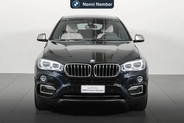 BMW X6 view 2