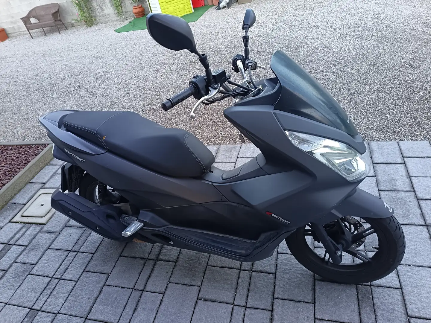 Honda PCX 125 Grigio - 2