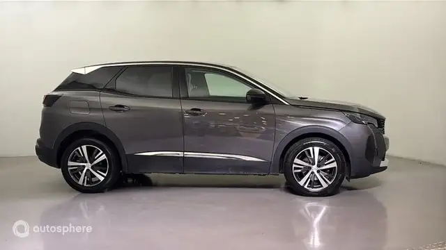 Peugeot 3008 view 4