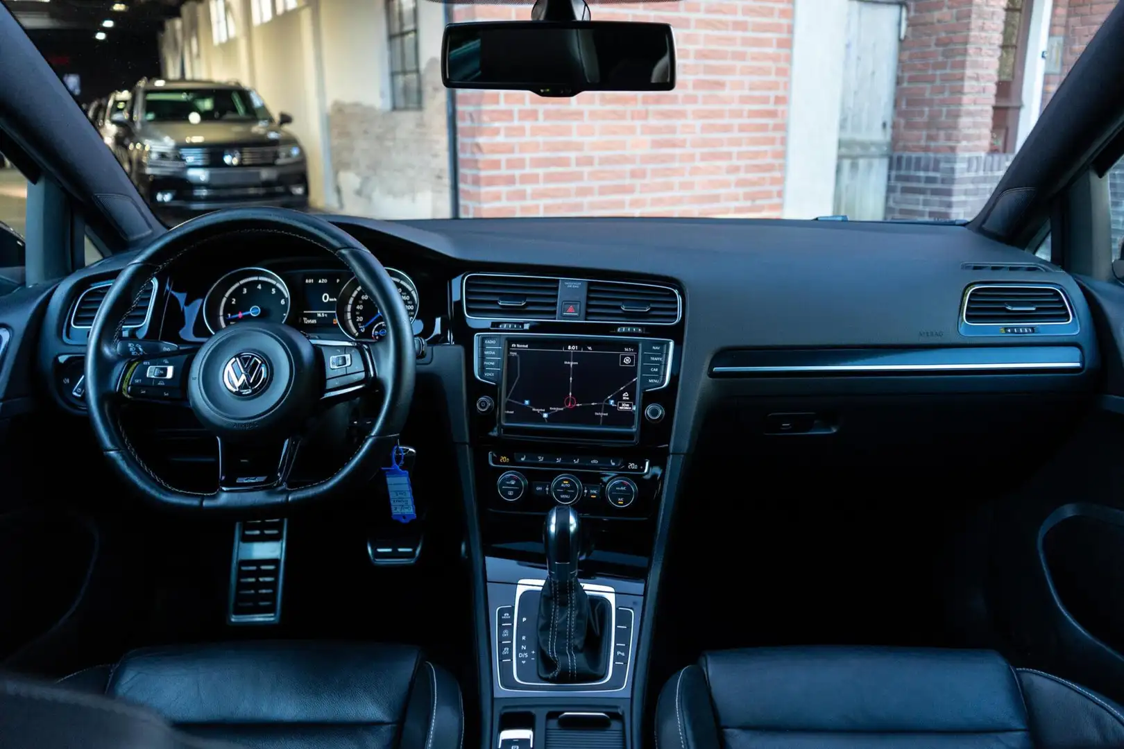 Volkswagen Golf 2.0 TSI R 4Motion Pano / Camera / DCC Noir - 2