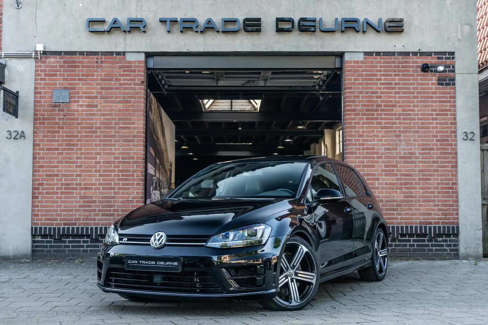 Volkswagen Golf 2.0 TSI R 4Motion Pano / Camera / DCC Noir - 1